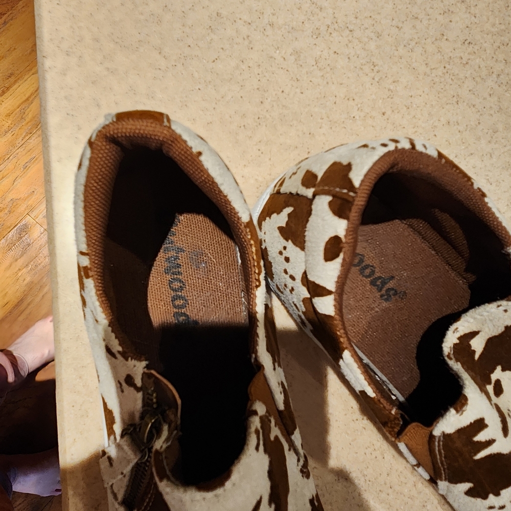 Womens cow print loafers - Picture 2 of 4